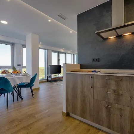 Th By En Casa 拉科鲁尼亚